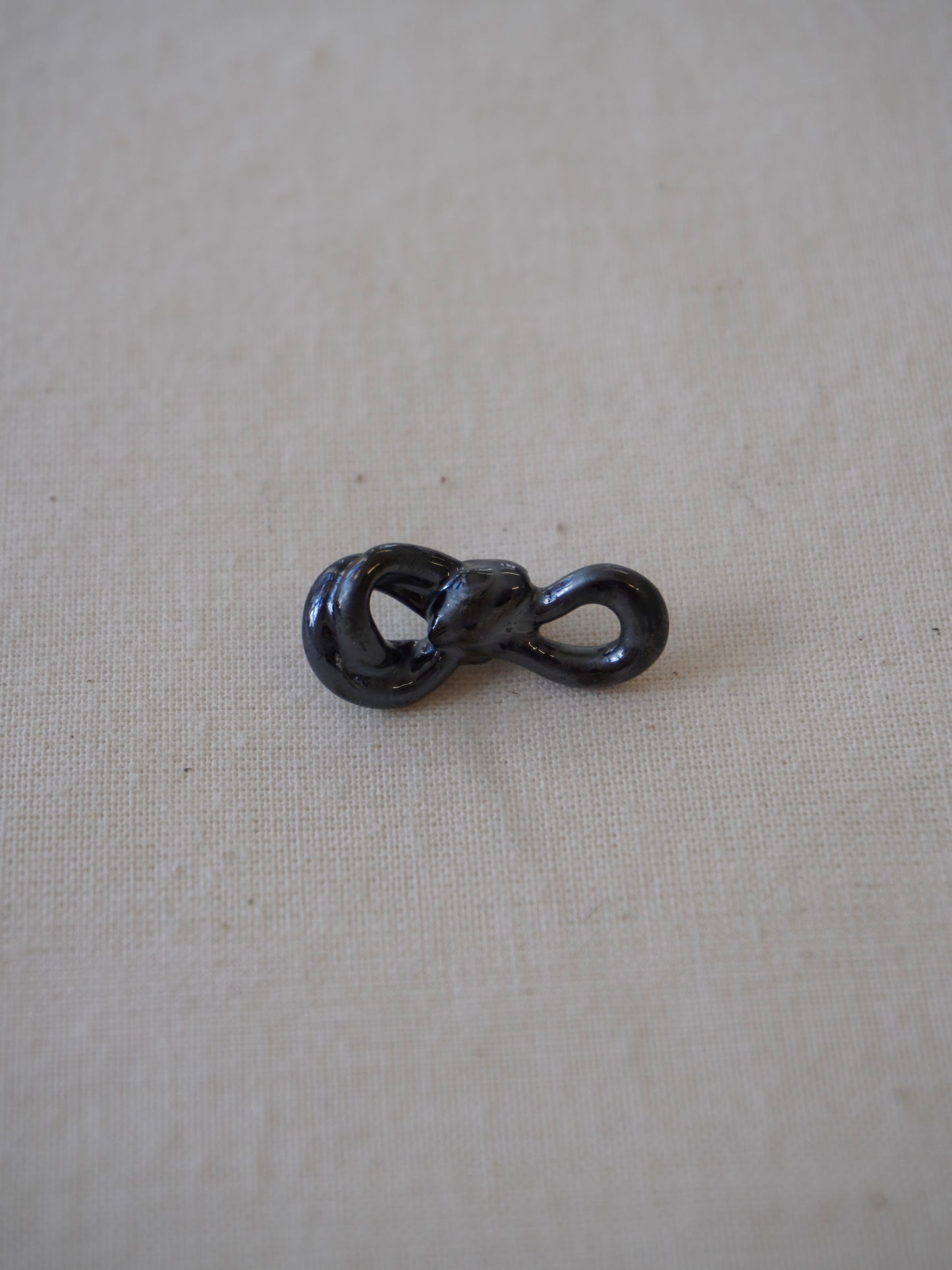 KNOT Button - Metallic