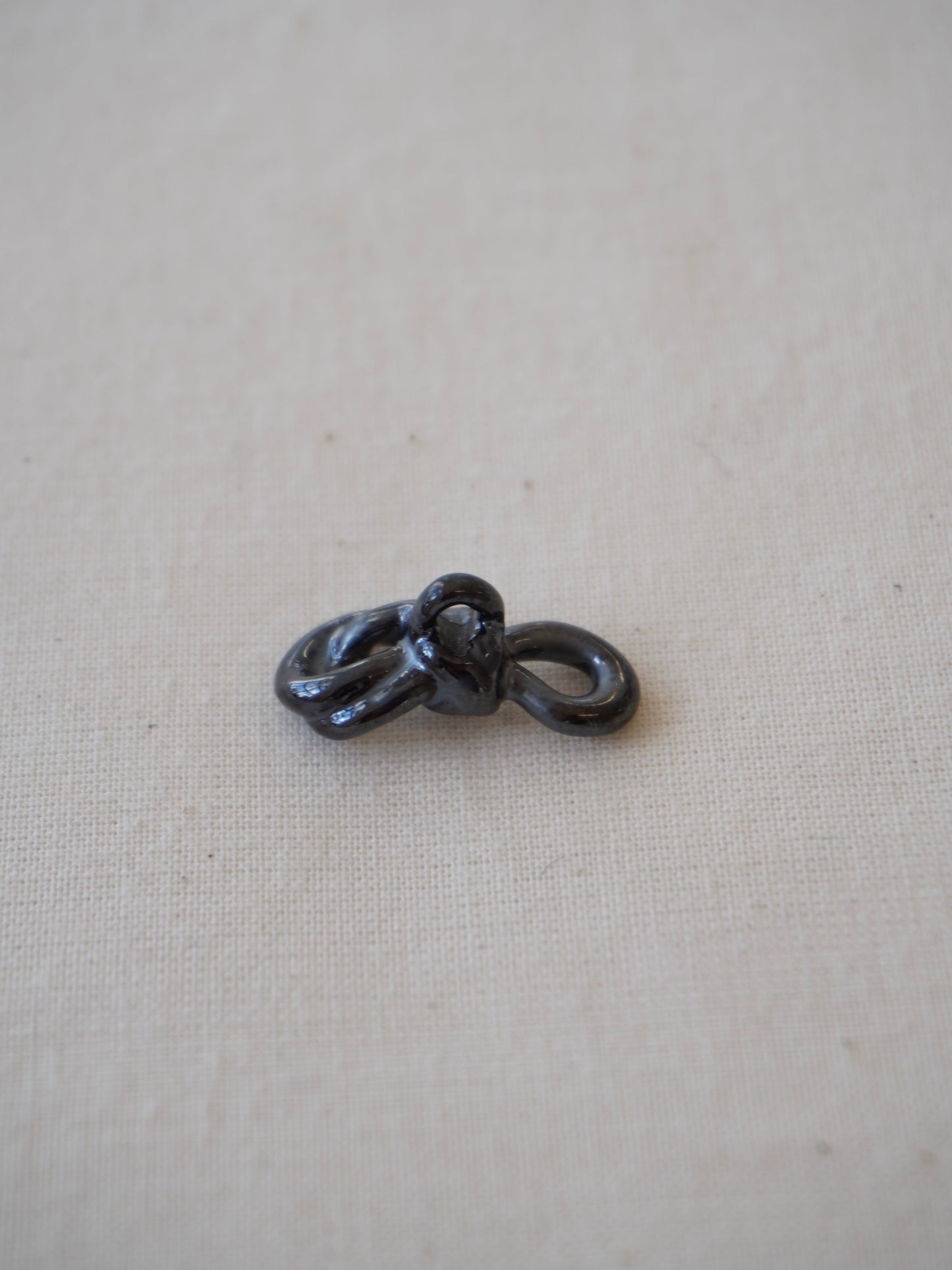 KNOT Button - Metallic