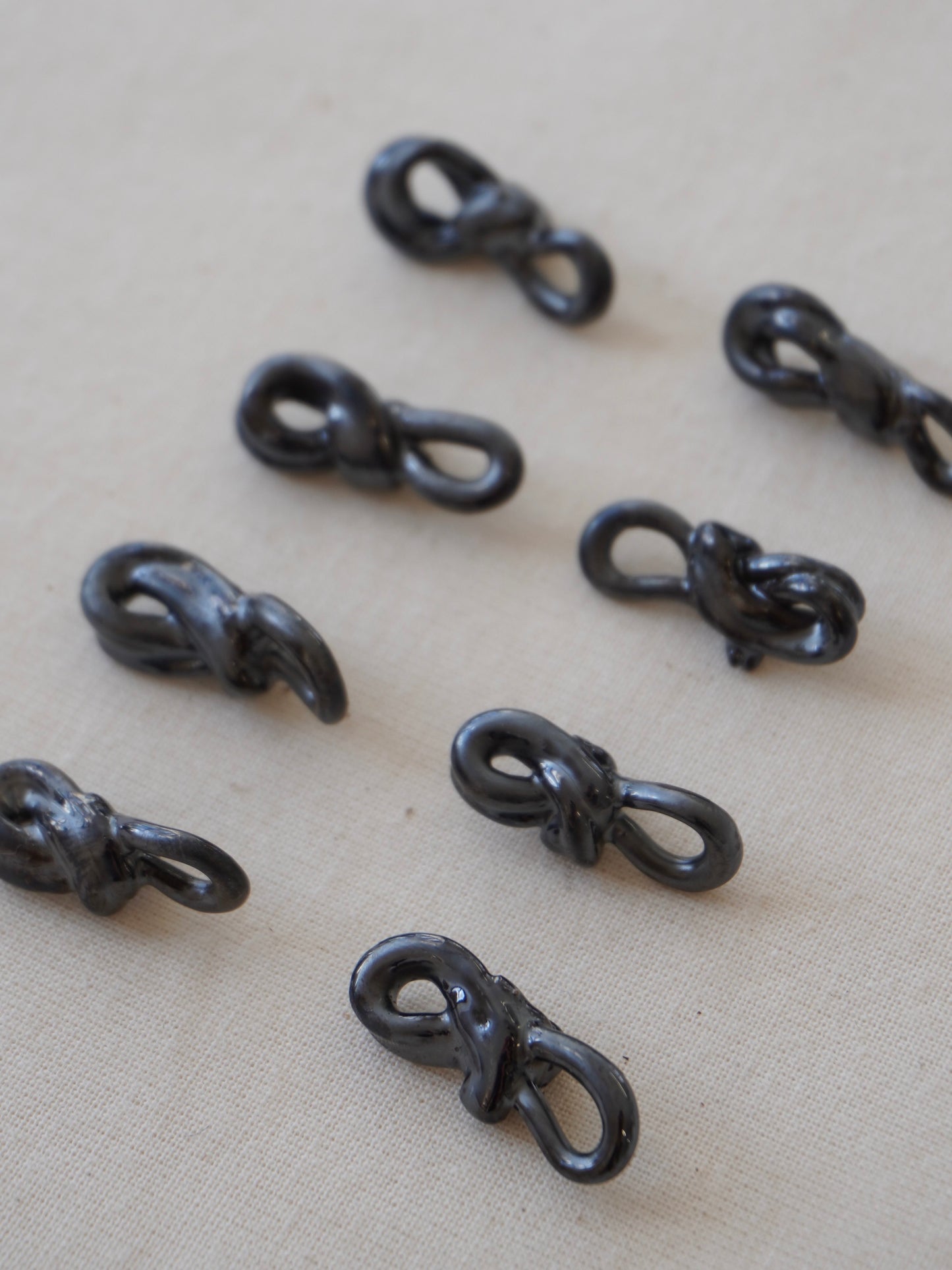 KNOT Button - Metallic