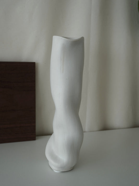 'Fluiform' White Porcelain Vase