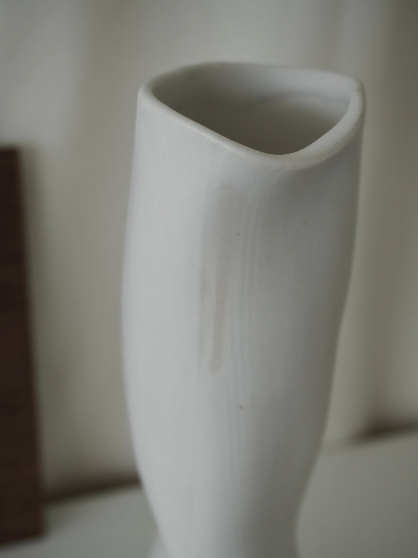 'Fluiform' White Porcelain Vase