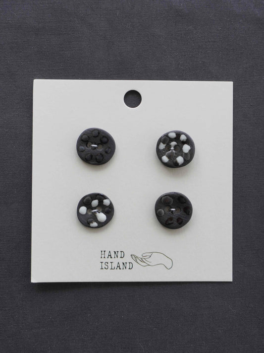 Irregular Round - mix dots