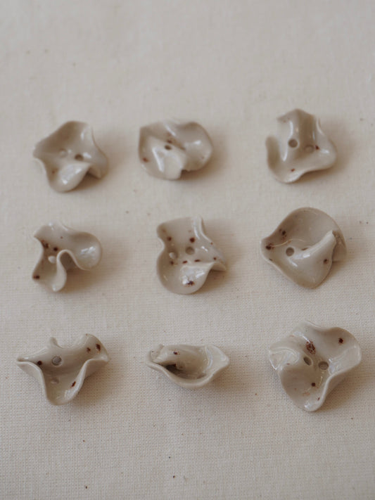 FLOW Button - white Speckle