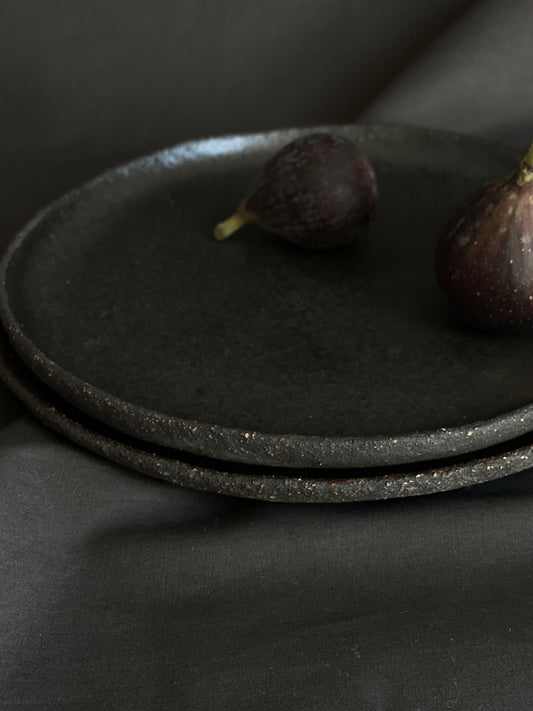 Black wild textured plate - Tenmoku